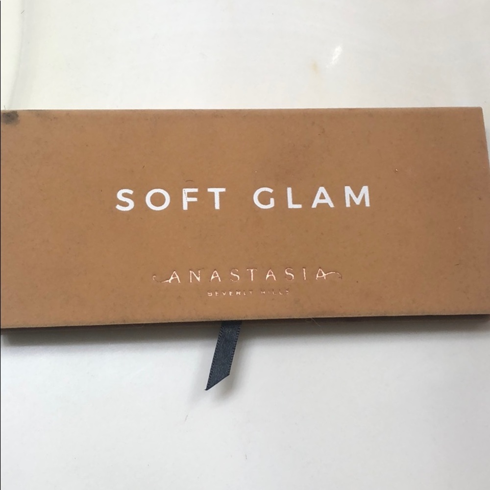 Anastasia Soft Glam Palette